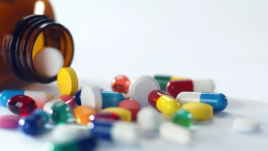 O limite do reajuste estabelecido pelo governo pode ser repassado pelas farmácias de uma vez ou ao longo do ano.
