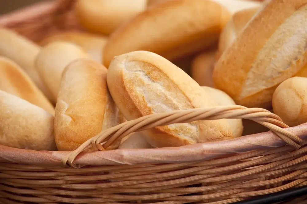 Descubra três dicas práticas e infalíveis para conservar o pão e mantê-lo fresco por mais tempo. São métodos simples e eficazes.
