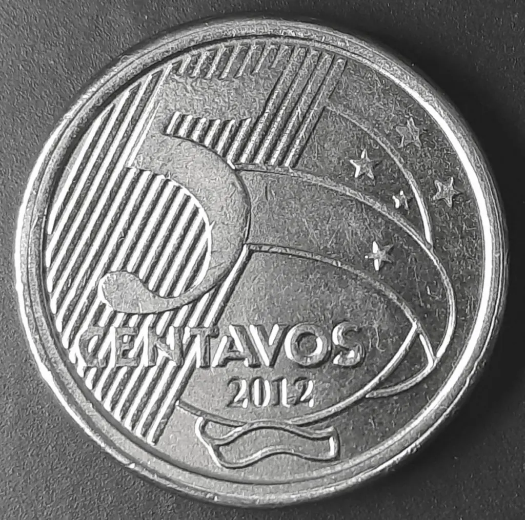Uma das moedas valiosas foi cunhada em 2010, enquanto a outra em 2012. Isso quer dizer que você pode ter uma dessas raridades no seu porta-níquel sem saber.